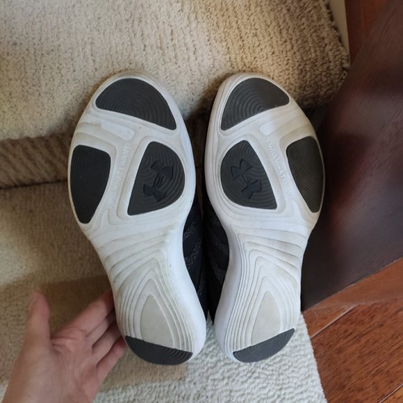 Under Armour Shoes - Picture 5 of 5